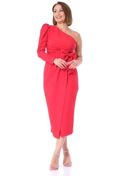 A model wears FRV10596 - Red Crepe Single Sleeve Midi Dress, wholesale Dress of Fervente to display at Lonca