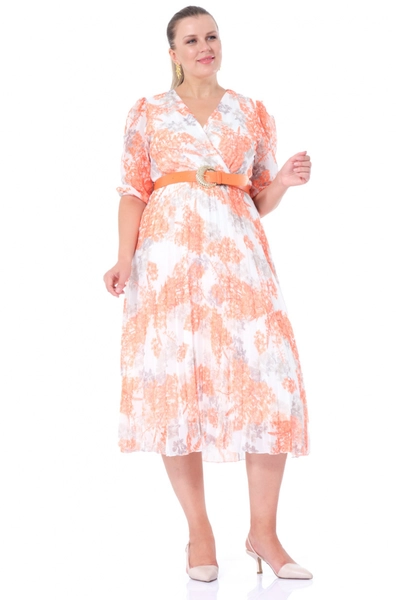 A model wears FRV10515 - Plus Size Chiffon 3/4 Sleeve Midi Dress, wholesale Dress of Fervente to display at Lonca