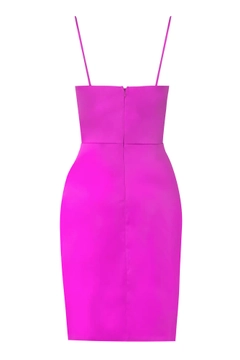Ένα μοντέλο χονδρικής πώλησης ρούχων φοράει FRV10969 - Fuchsia, τούρκικο Φόρεμα χονδρικής πώλησης από Fervente