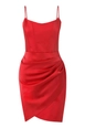 Bir model,  toptan giyim markasının frv11860-red-plus-size-satin-sleeveless-mini-dress toptan  ürününü sergiliyor.