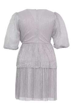 A wholesale clothing model wears frv12089-silver-plus-size-moonlight-capri-arm-mini-dress, Turkish wholesale Dress of Fervente