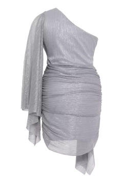 A wholesale clothing model wears frv12095-silver-plus-size-moonlight-single-sleeve-mini-dress, Turkish wholesale Dress of Fervente