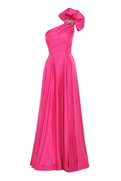 A wholesale clothing model wears frv12134-fuchsia-satin-sleeveless-maxi-dress, Turkish wholesale Dress of Fervente