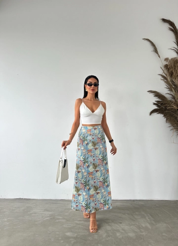 A wholesale clothing model wears  Maxi Length Satin Skirt
, Turkish wholesale Skirt of Fiori