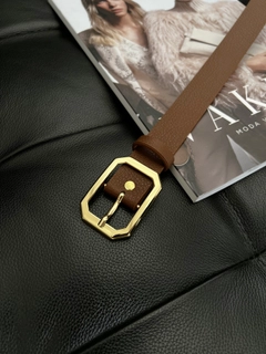 A wholesale clothing model wears fio10257-angular-buckle-women's-belt, Turkish wholesale Belt of Fiori