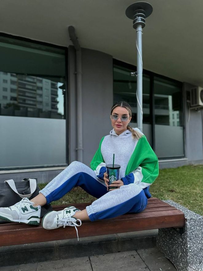 Fiori Premium Model 3 Farb Trainingsanzug Set Großhandelskleidung Lässig