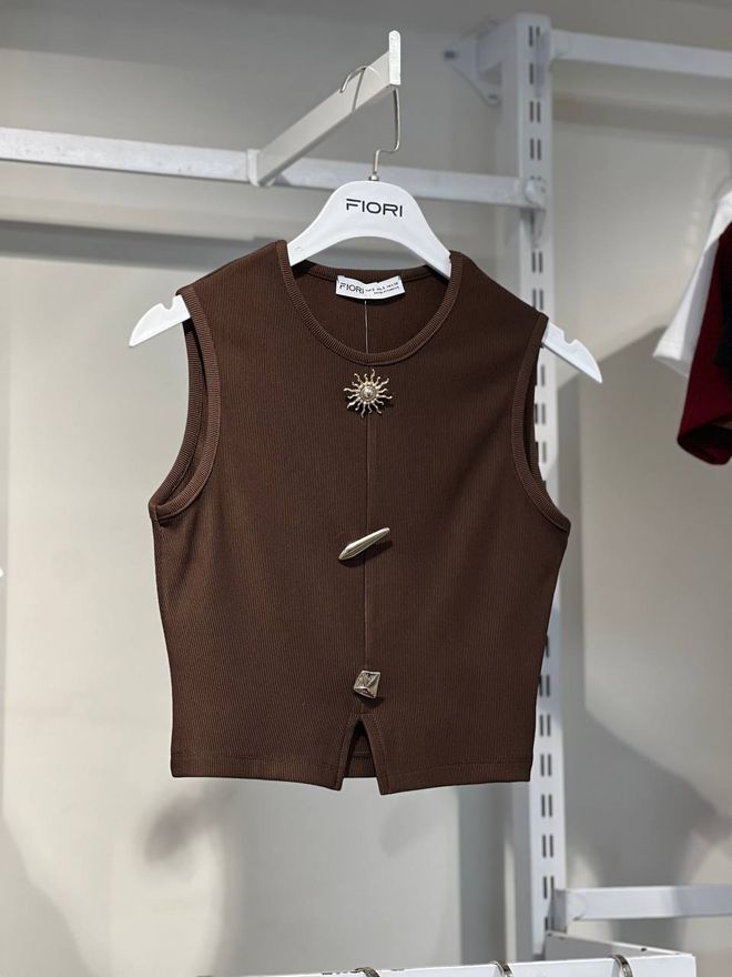 Fiori Ärmellose Bluse Mit Drapiertem Sonnenzubehör Großhandelskleidung Lässig