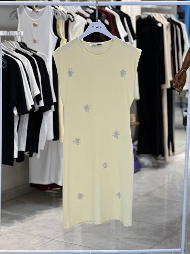 Fiori Beige Pailletten Shift Kleid Mit Kappenärmeln Großhandelskleidung Lässig