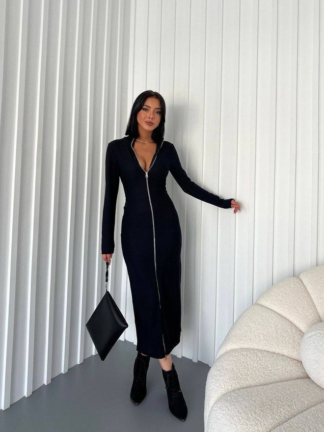 Fiori Juoda Kūno Formos Suknelė Su Gilumu Iškirpte Didmeninė prekyba drabužiais Platėjančios