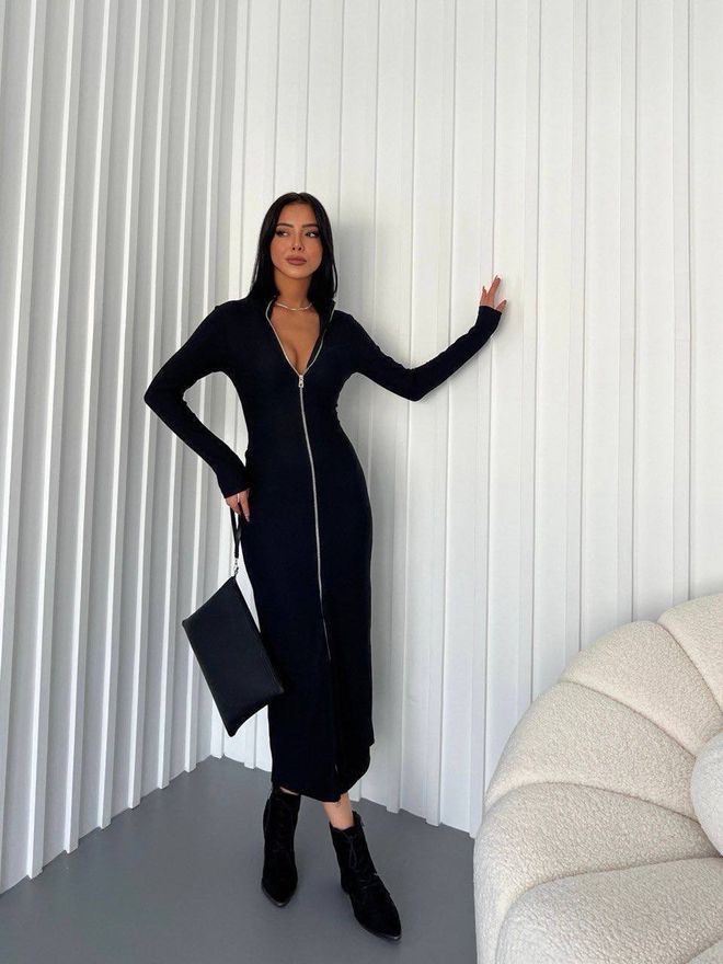 Fiori Juoda Kūno Formos Suknelė Su Gilumu Iškirpte Didmeninė prekyba drabužiais Čiuožėjos