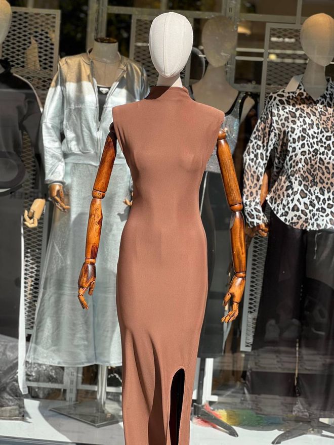 Fiori Vestito Marrone Senza Maniche A Guaina Con Collo Alto Abbigliamento all'ingrosso Casuale