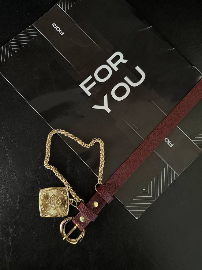 Fiori Cinto Feminino Com Detalhes King Chain Medallion Roupas por atacado Casual