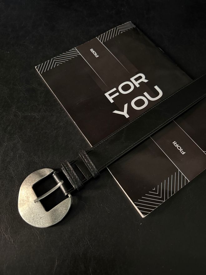 Fiori Calças Femininas Com Fivela Oval De Couro Sintético Cinto Jaqueta Cinto Cinto Social Roupas por atacado Casual