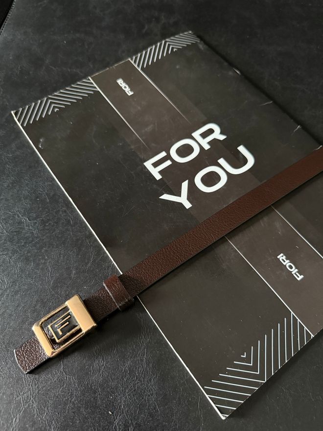 Fiori Γνήσιο Δέρμα F Logo Χρυσή Πόρπη Γυναικεία Ζώνη Χρυσή Γυναικεία Ζώνη Ζώνη Χονδρικό εμπόριο ενδυμάτων Casual