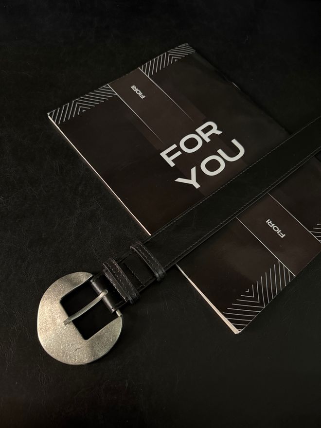 Fiori حزام بنطلون نسائي من الجلد الصناعي بإبزيم بيضاوي وحزام قميص وحزام فستان ملابس بالجملة غير رسمي