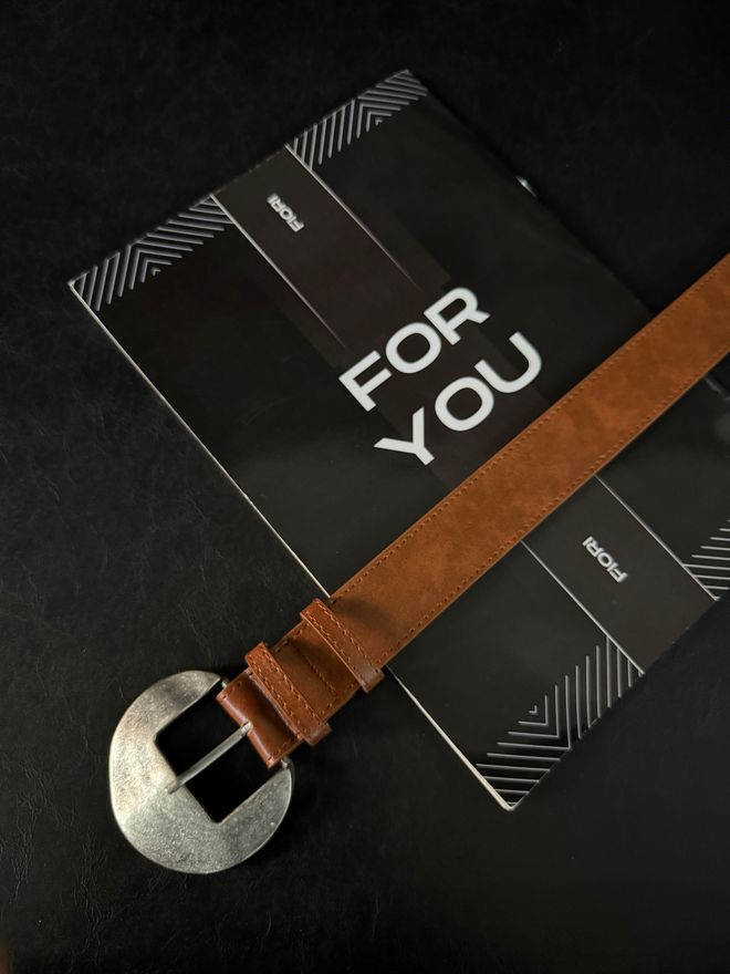 Fiori حزام بنطلون نسائي من الجلد الصناعي بإبزيم بيضاوي وحزام قميص وحزام فستان ملابس بالجملة غير رسمي