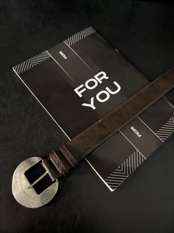 Fiori حزام بنطلون نسائي من الجلد الصناعي بإبزيم بيضاوي وحزام قميص وحزام فستان ملابس بالجملة غير رسمي