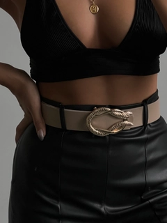 Hurtowa modelka nosi FIO10003 - Cobra Snake Buckled Jacket Shirt Pants Belt, turecka hurtownia Pasek firmy Fiori