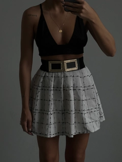 Hurtowa modelka nosi FIO10015 - Elastic Twist Design Jacket Dress Shirt Belt, turecka hurtownia Pasek firmy Fiori