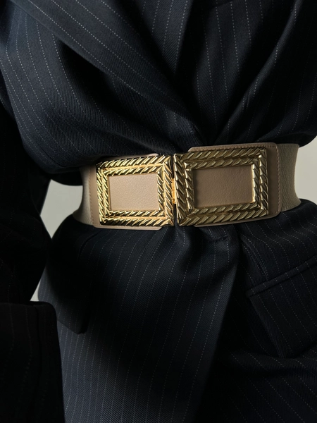 A model wears FIO10017 - Elastic Twist Design Jacket Dress Shirt Belt, wholesale Belt of Fiori Kemer to display at Lonca
