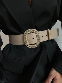 Ein Bekleidungsmodell aus dem Großhandel trägt FIO10028 - Welding Stone Shirt Jacket Trouser Belt, türkischer Großhandel Gürtel von Fiori