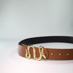 A wholesale clothing model wears fio10165-women's-belt-with-snake-buckle, Turkish wholesale Belt of Fiori