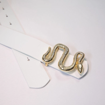 A wholesale clothing model wears  Women's Belt With Snake Buckle
, Turkish wholesale Belt of Fiori