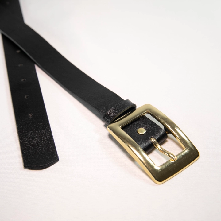 A wholesale clothing model wears fio10111-square-buckle-women's-belt, Turkish wholesale Belt of Fiori