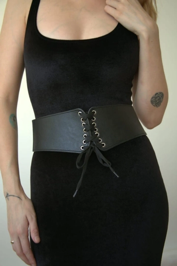 A wholesale clothing model wears  Corset Belt With Lace Detail
, Turkish wholesale Belt of Fiori