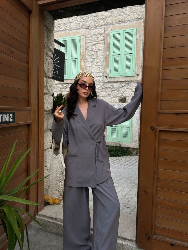 First Angels Chaqueta Extragrande Con Lazo En Tejido 100% Modal Antracita 29106 Ropa al por mayor Formal