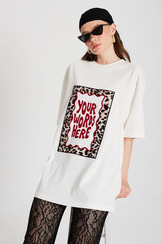 First Angels T shirt Ecru Oversize Ricamata 29160 Abbigliamento all'ingrosso Casuale