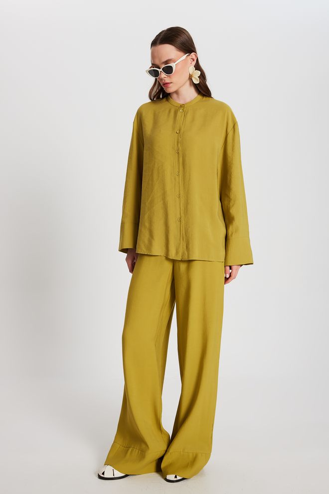 First Angels Oliegroene Set Van 100% Modaal Onder /bovenhemd En Broek 29137 Groothandel Kleding Casual