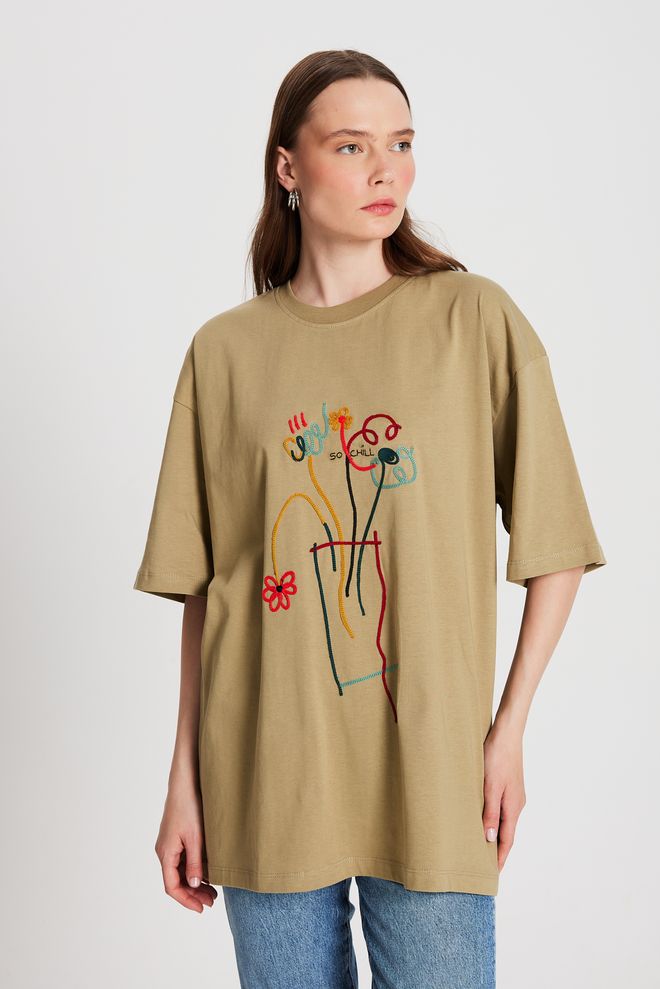 First Angels T shirt Oversize Ricamata Verde Muffa 29161 Abbigliamento all'ingrosso Casuale
