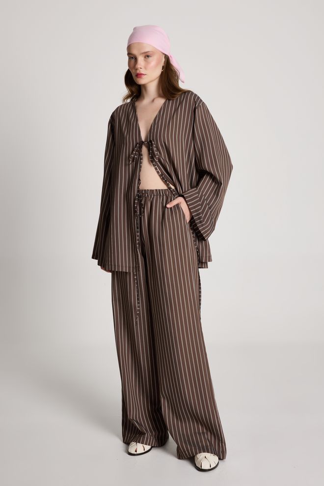 First Angels Fato Casual Castanho Às Riscas Oversize Roupas por atacado A relaxar