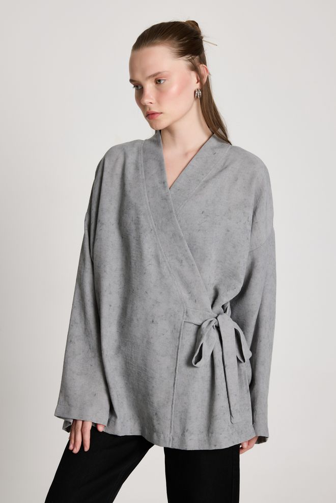 First Angels Kimono Gris Taille Oversized Col En V Avec Fermeture Cravate Vêtements en gros Modeste
