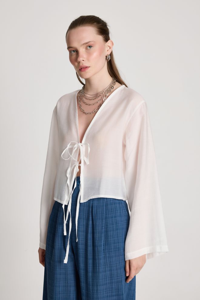 First Angels Białe Etniczne Kimono Z Zapięciem Na Kokardę Hurtowa sprzedaż odzieży Praca