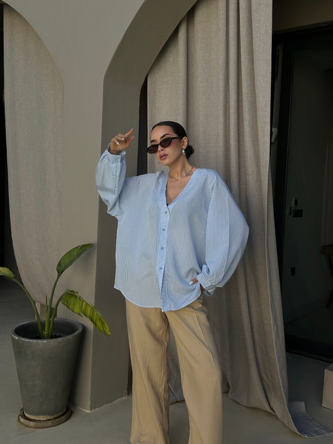First Angels Camicia Blu A Righe Casual Oversize Con Scollo A V Abbigliamento all'ingrosso Casuale