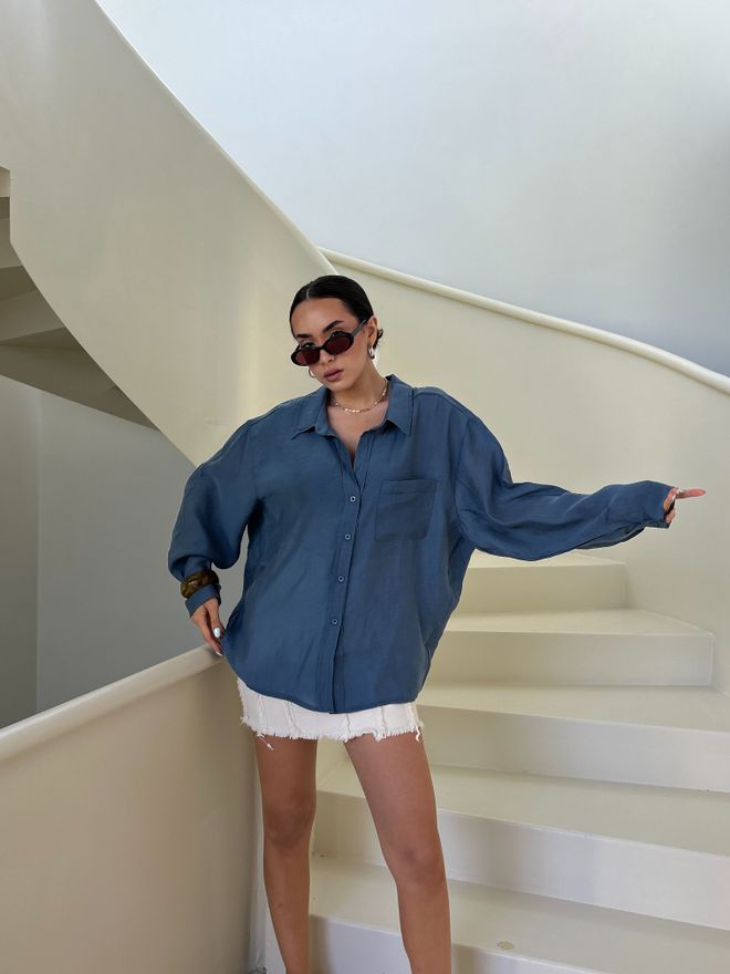 First Angels Camicia Blu Casual Oversize Con Scollo A Una Spalla Abbigliamento all'ingrosso Casuale
