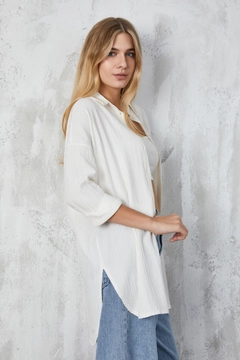 A wholesale clothing model wears fan10247-ecru-textured-long-shirt, Turkish wholesale Tunic of First Angels