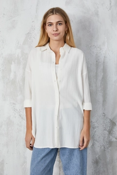 A wholesale clothing model wears fan10247-ecru-textured-long-shirt, Turkish wholesale Tunic of First Angels