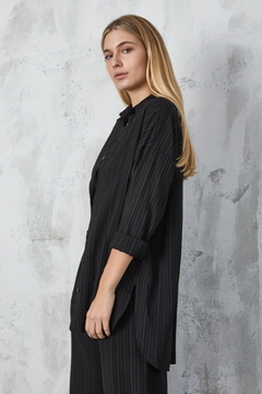 A wholesale clothing model wears fan10250-black-textured-long-shirt, Turkish wholesale Tunic of First Angels