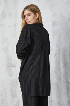 A wholesale clothing model wears fan10250-black-textured-long-shirt, Turkish wholesale Tunic of First Angels