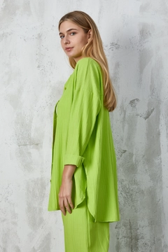 A wholesale clothing model wears fan10251-green-textured-long-shirt, Turkish wholesale Tunic of First Angels