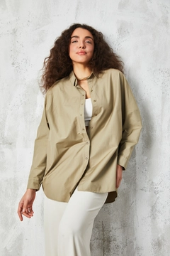 A wholesale clothing model wears fan10384-khaki-oversize-poplin-shirt, Turkish wholesale Shirt of First Angels