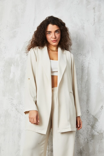 Модель оптовой продажи одежды носит  Куртка Без Подкладки С Каменным Шалевым Воротником
, турецкий оптовый товар Куртка от First Angels.