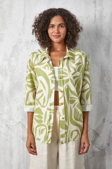 Ein Bekleidungsmodell aus dem Großhandel trägt  Grünes  Gemustertes Seersucker-Hemd In Übergröße
, türkischer Großhandel Hemd von First Angels