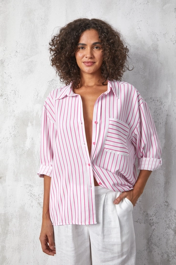 A wholesale clothing model wears  Fuchsia Stripe Printed Oversize Pocket Shirt
, Turkish wholesale Shirt of First Angels