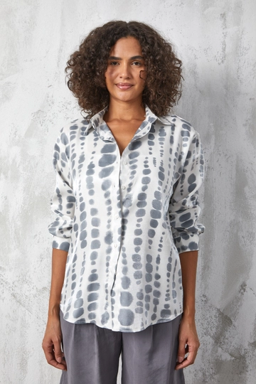 Модель оптовой продажи одежды носит  Рубашка Из Блестящей Ткани Антрацитового Цвета С Узором
, турецкий оптовый товар Рубашка от First Angels.