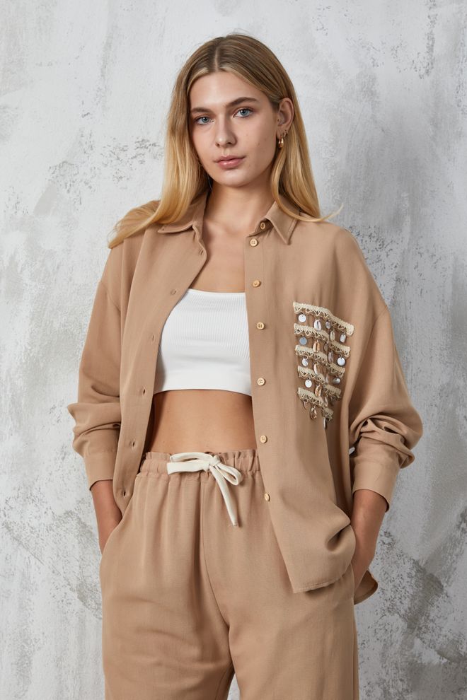 First Angels Льняная Рубашка Оверсайз С Аксессуарами Светло коричневого Цвета Оптовая продажа одежды Шерсть