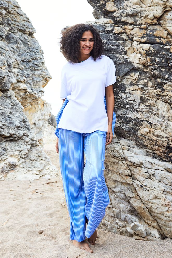First Angels Blouse Bleue À Nouer Au Dos Et Garnie Vêtements en gros Mignon
